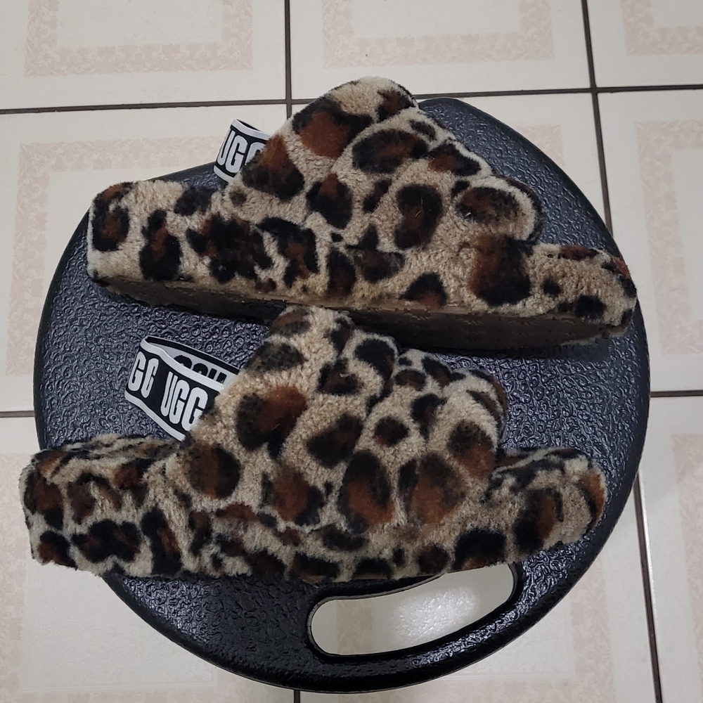 UGG Leopard Slippers - Picture 2 of 6